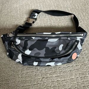 Shortylove Arcade crossbody belt bag